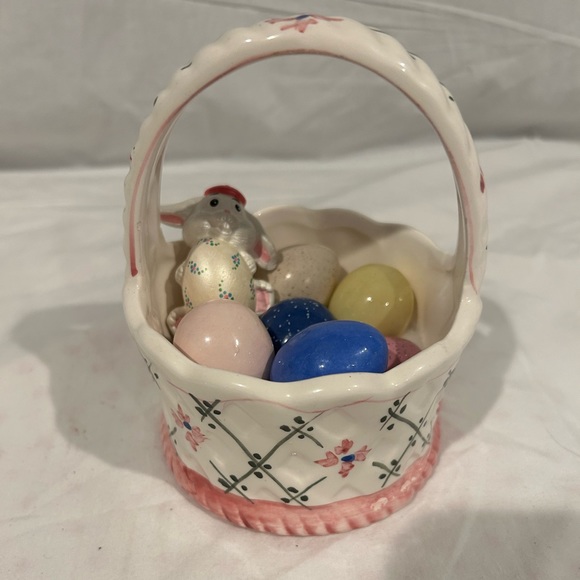 Vintage Holiday Ceramic Easter Basket With Hand Painted Ceramic